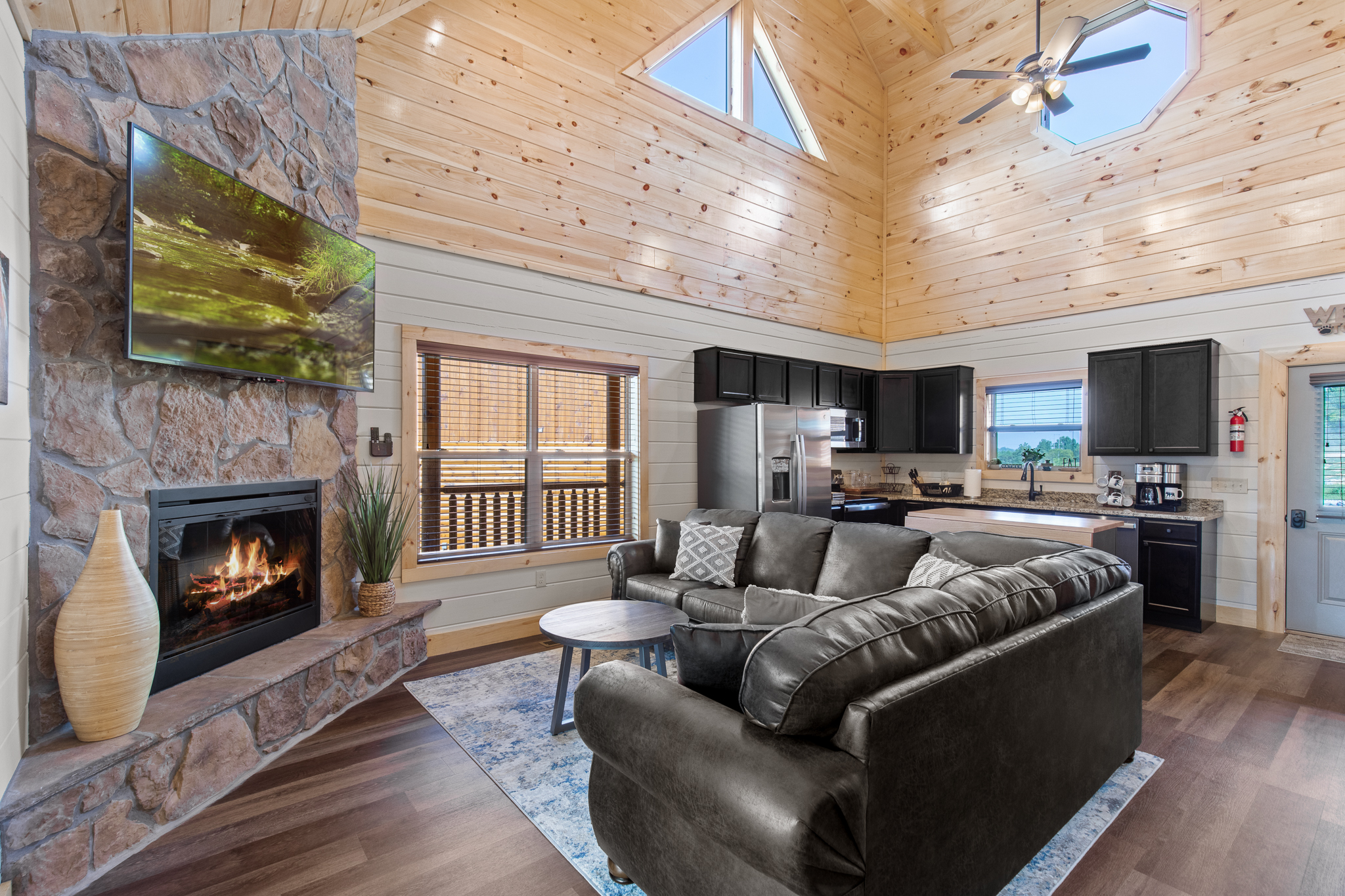 Smoky Bear Splash 13 - Relax in Our LUX Cabin Angelique Gunderson